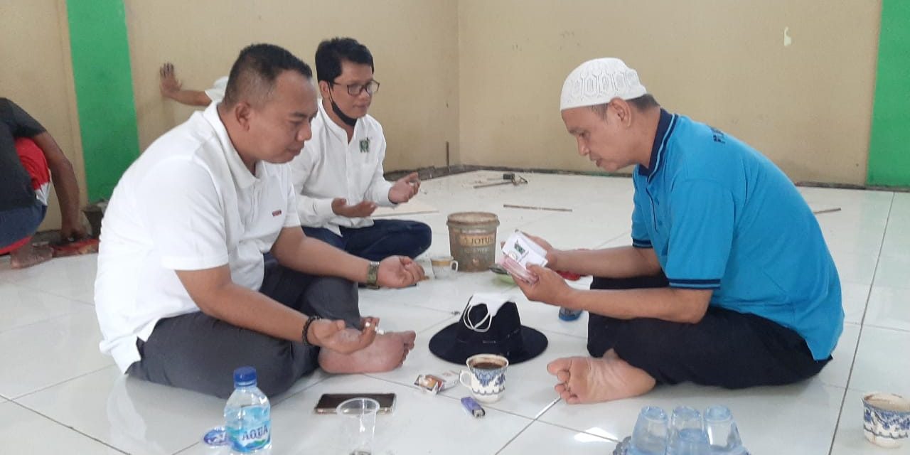 Ketua DPC PKB Kabupaten Karawang Berikan Bantuan Untuk Musala Miftahus Sa’adah