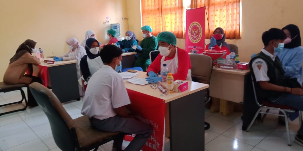 3000 Siswa Jadi Sasaran Vaksinasi Massal BIN di SMKN 1 Karawang