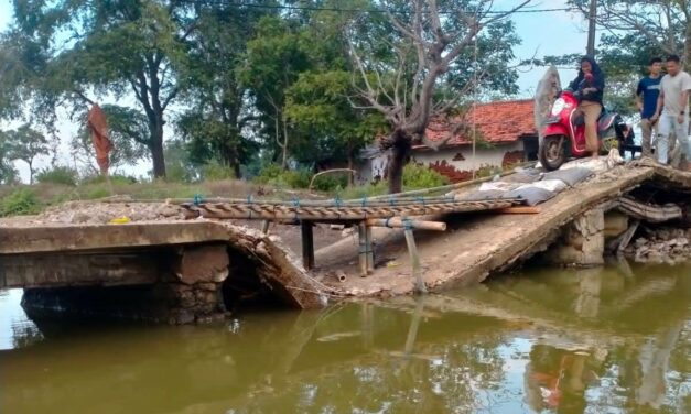 Anomali Dinas PUPR Karawang : Jembatan Rusak Dibiarkan, Jembatan Masih Bagus Malah Diperbaiki