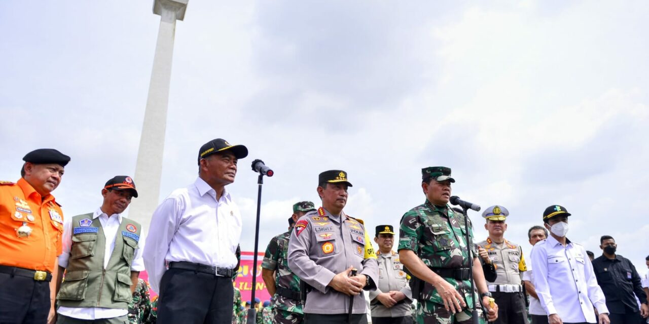 Apel Gelar Pasukan, Kapolri Sigit Sebut 166.322 Personel TNI dan Polri Siap Amankan Nataru